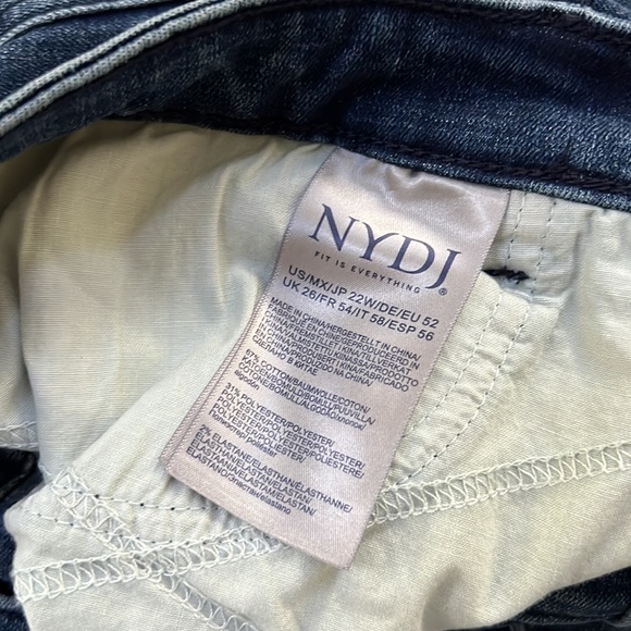 NYDJ Margot Girlfriend Jeans In Plus Size
With Roll Cuffs. - Picture 9 of 11